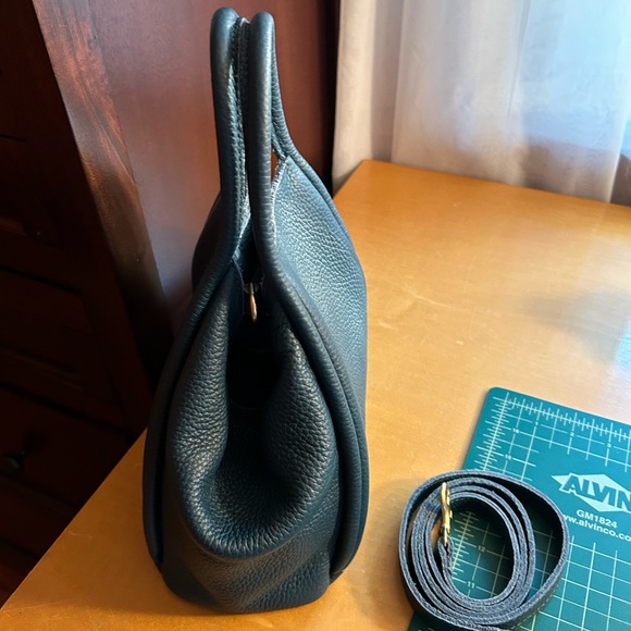 Oliveve Taya in Leather Crossbody - Picture 6 of 12